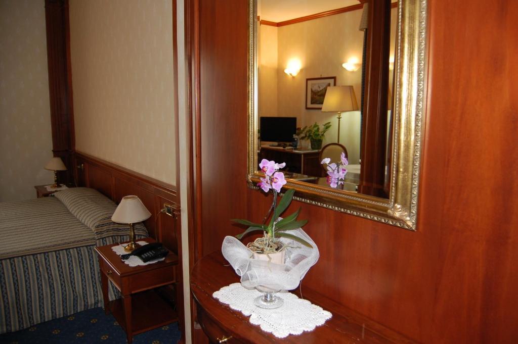 Hotel Olympic Saint-Vincent Room photo